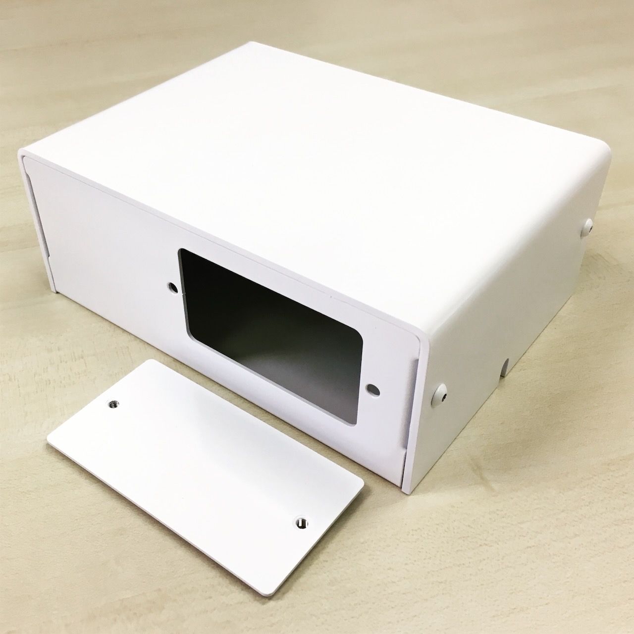 Enclosures, Cases & Chassis